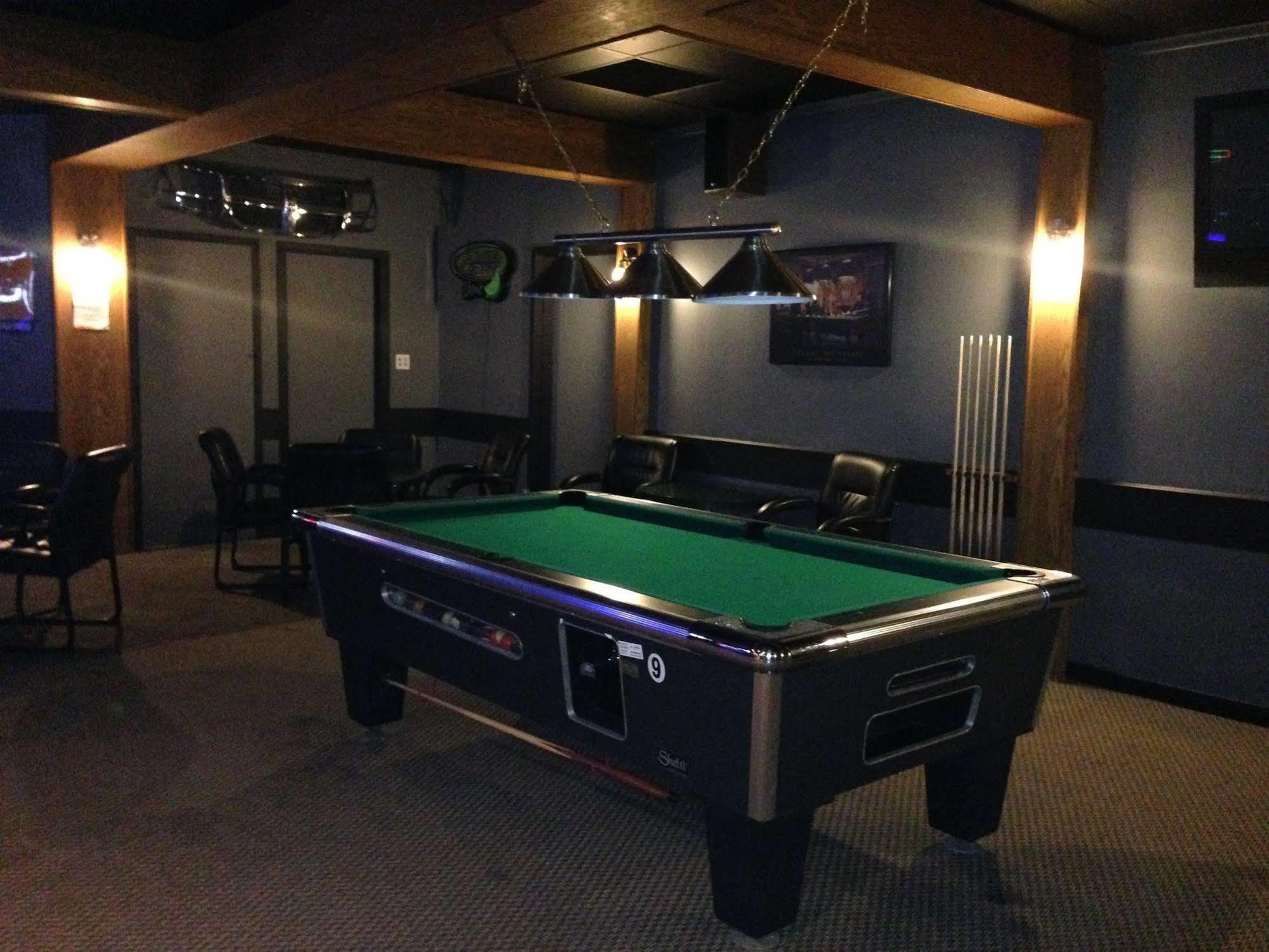 Skyvista Inn Whitecourt Exterior foto
