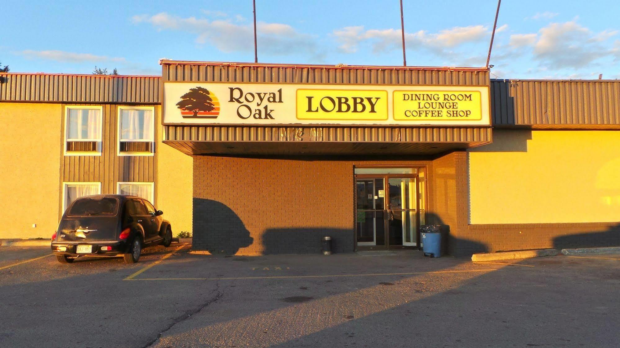 Skyvista Inn Whitecourt Exterior foto